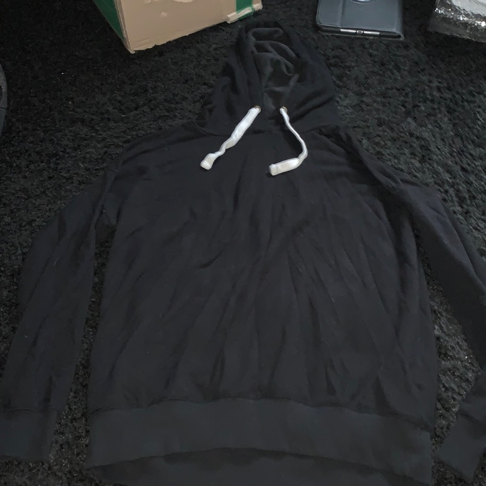 Black comfy hoodie!